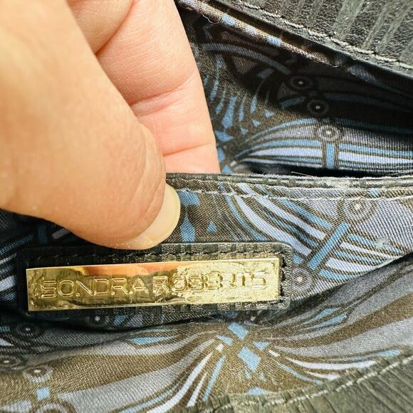 Sandra Roberts Women's Black Gold Bar Snap Closure Hand Clutch - Picture 6 of 8